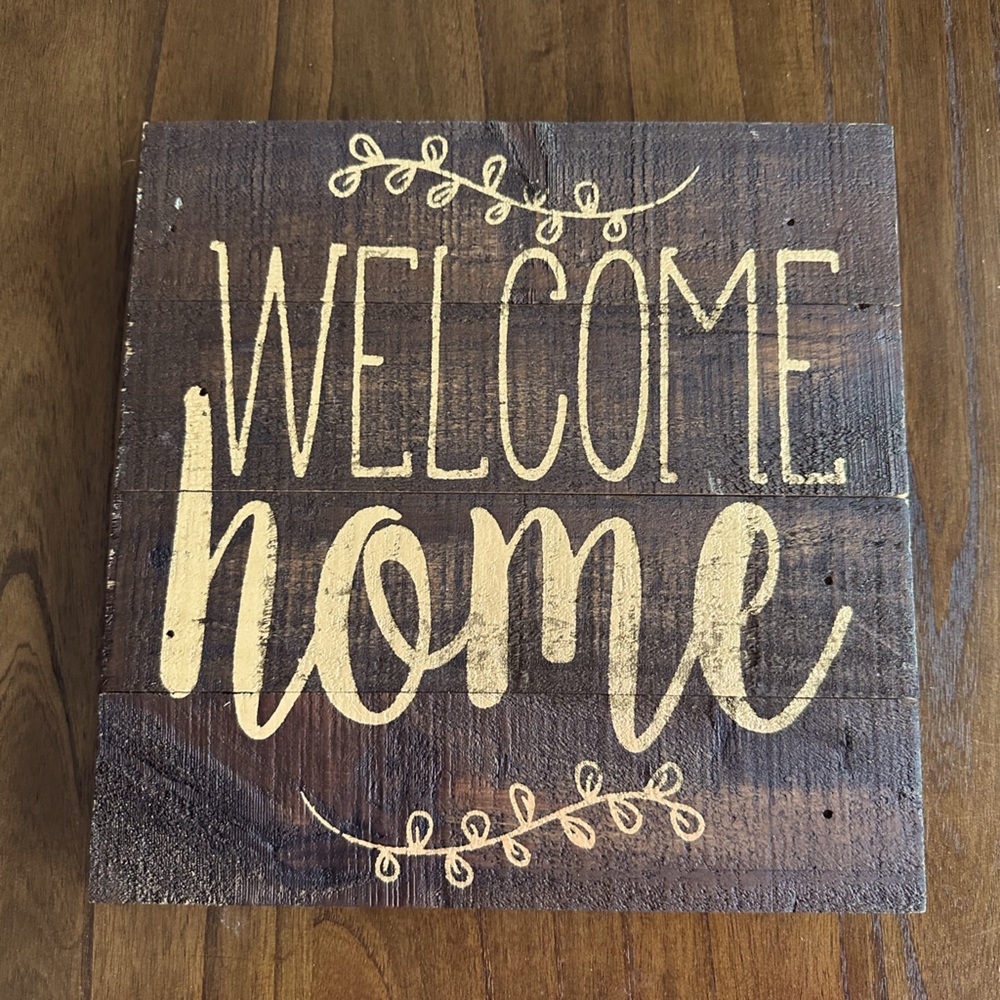 “Welcome Home” Wooden Sign - 12 Inch Square